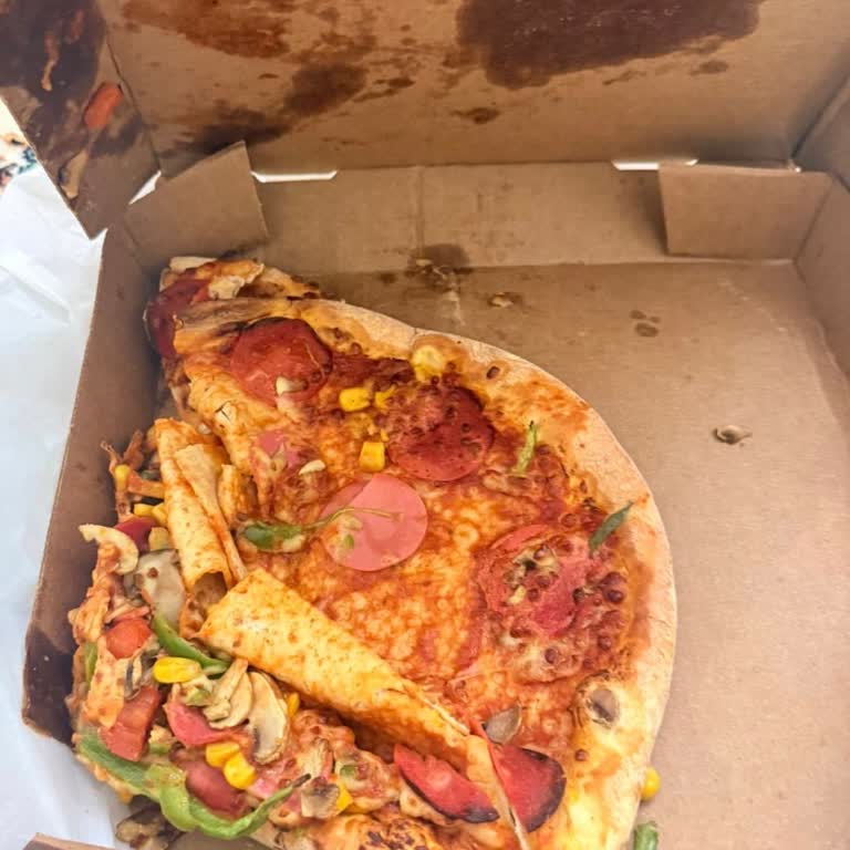 Parçalanmış Pizza Ve 10 Gün Sonra Gelmeyen İade