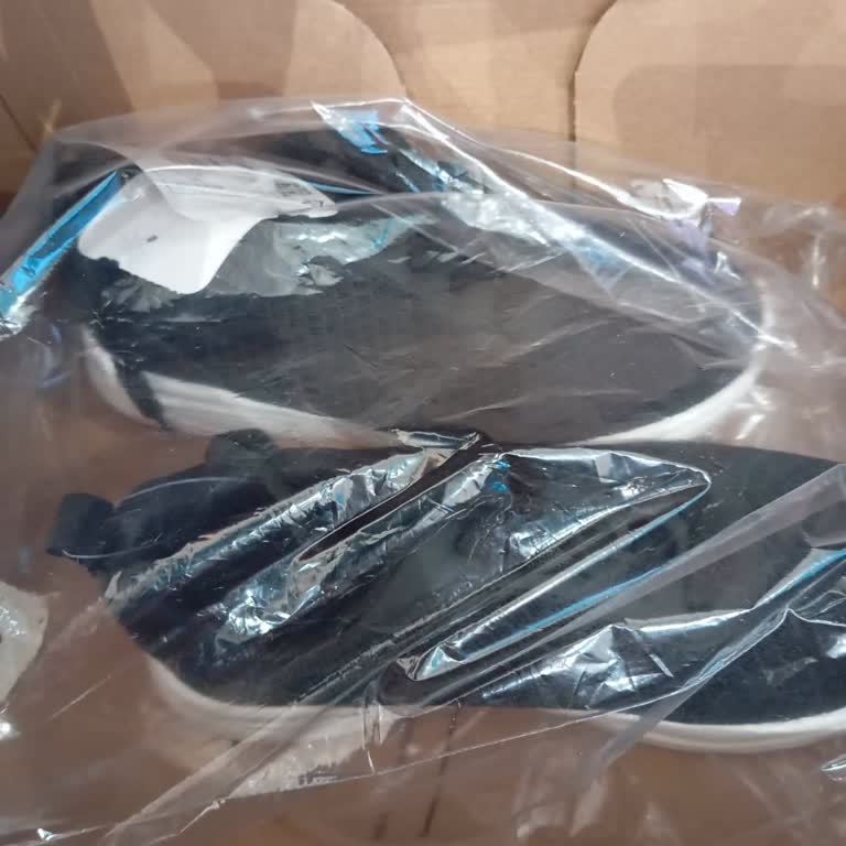 Gri Ayakkabı Yerine Siyah Ürün Gönderildi, ParaPuan Kaybı Yaşıyorum