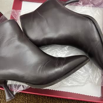 Hotiç Ayakkabısında Bir Gün Kullanımda Deri Çatlaması Ve Markanın Yetersiz İlgisi