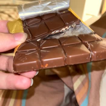 Çikolatada Böcek Bulunmasıyla Hijyen Şikayeti Ve İade Talebi