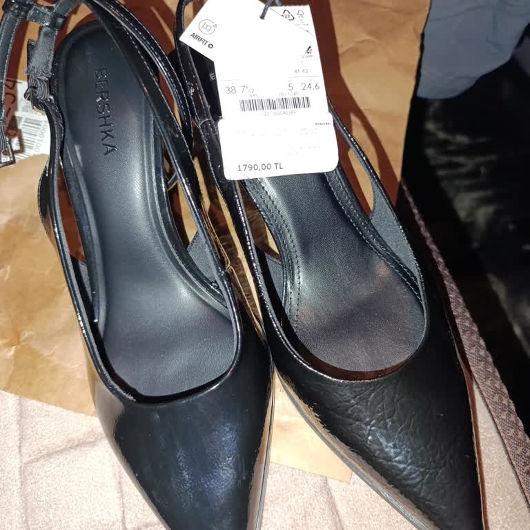 Siparişte Sol Ayak Yanlış Model: Doğru Model Ve Çift Talebi