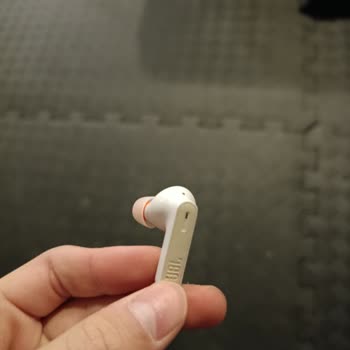 JBL 230NC Sol Kulaklık Şarjı Hızla Boşalıyor