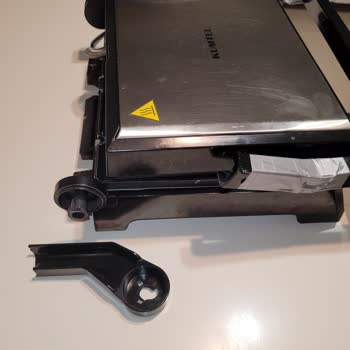 Kumtel TTM-05 Tost Makinesinde Kırılan Kol Ve Soyulan Yapışmaz Kaplama