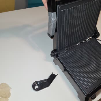 Kumtel TTM-05 Tost Makinesinde Kırılan Kol Ve Soyulan Yapışmaz Kaplama