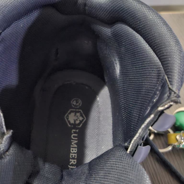 FLO Mağazacılık'tan Ayakkabı İç Döşemesi Parçalandı, Değişim Reddedildi