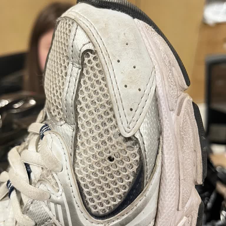 New Balance 530 Ayakkabısının İki Ayda Yırtılması Ve Mağaza İnceleme Sürecinde Yeni Hasar