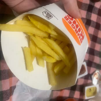 Burger King Van Mall Şubesinde Sert Ve Yeşil Patatesler Nedeniyle 330 TL'lik Sipariş İadesi Talebi