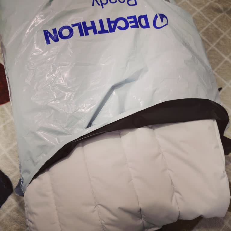 Decathlon Montunun Kargo Poşeti Açık Ve Paketleme Özensiz