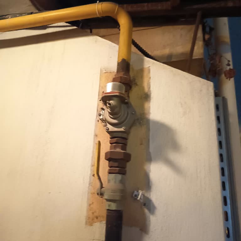 Montaj Ekibi Doğalgaz Kutusunu Kırdı, Şirket Geri Dönüş Yapmadı