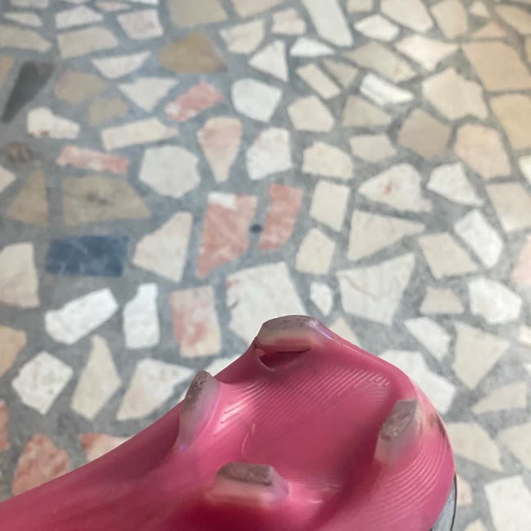 Üst Segment Nike Kramponun Üç Ayda Kırılması Ve Kullanıcı Hatası Reddi