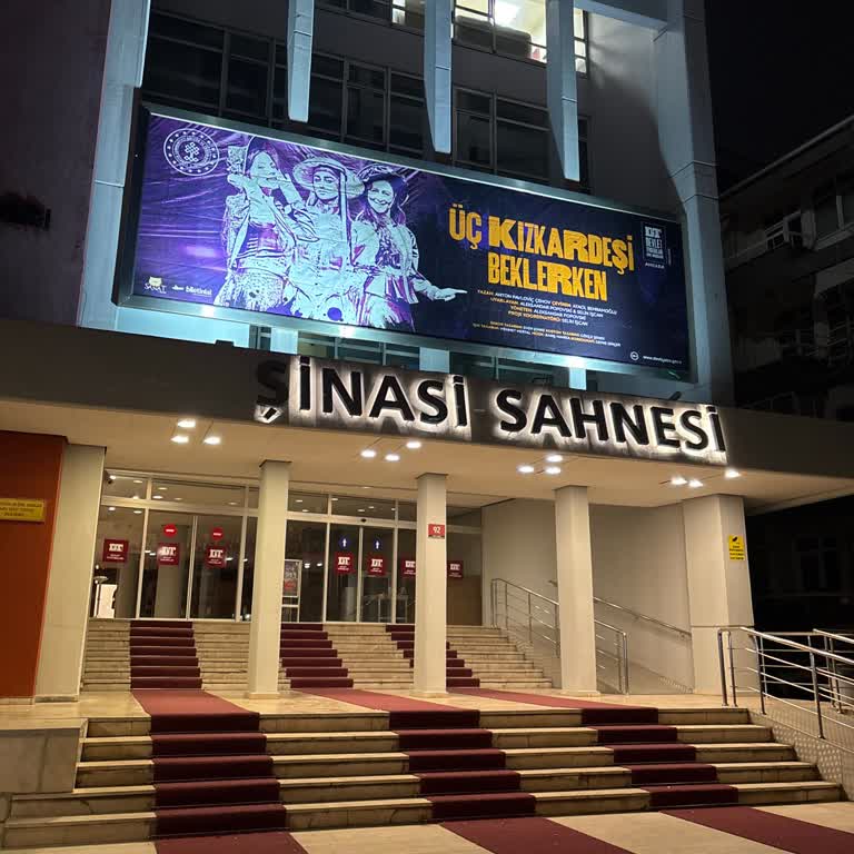 Devlet Tiyatroları Şinasi Sahnesi Full Dediği Salondan İademizi Yapmıyor!