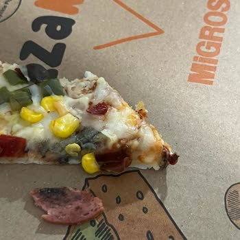 Migros Fırınında Pişirilen Küflü Pizza, Emziren Anne Ve Bebek İçin Sağlık Riski