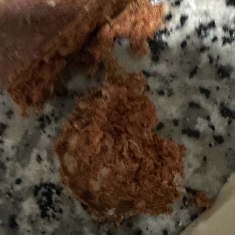 Yenice Kangal Sucukta Kötü Koku Ve Sert Yabancı Parçalar