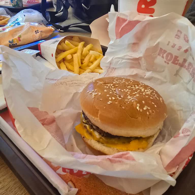 Deforme Ekmeği Ve Kalitesiz İçecekleriyle 305 TL'lik Big King Menüsü Haksız Kazanç