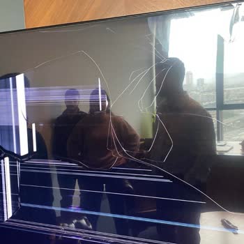 Hasarlı Samsung TV Teslimatı Ve Tam Geri Ödeme Talebi