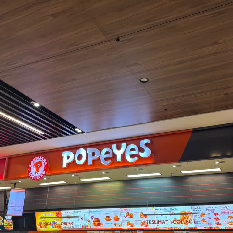 Popeyes Şubesinde Çalışanın Sipariş Almama Ve Saygısız Tutumu