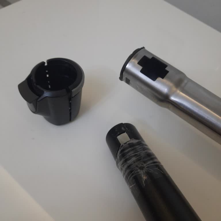 Miele Toz Torbalı Süpürge Bağlantı Noktası Kırıldı, Garanti Kapsamında Parça Talebi