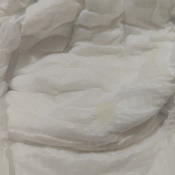 Molfix Bebek Bezlerinde Silikon Damlaması Sorunu: Tekrarlayan Üretim Hatası