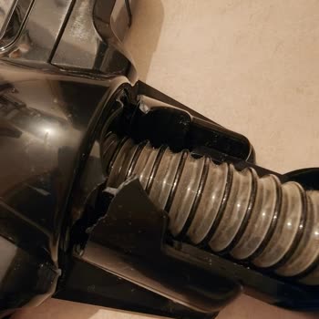 Grundig Garanti Kapsamında Kırılan Parçanın 1500 TL Ücret Talebi Ve Ücretsiz Değişim İsteği