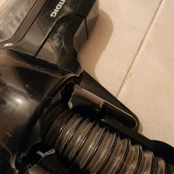 Grundig Garanti Kapsamında Kırılan Parçanın 1500 TL Ücret Talebi Ve Ücretsiz Değişim İsteği