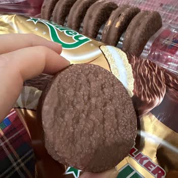 Ülker Halley Ürünün Nemli Ve Kirli Görünümü Hijyen Endişesi Yaratıyor