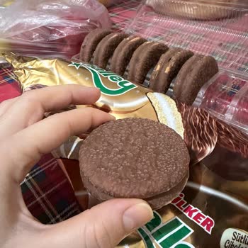 Ülker Halley Ürünün Nemli Ve Kirli Görünümü Hijyen Endişesi Yaratıyor