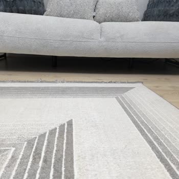 Elite Üçlü Koltukta Çökük Orta Kısım Ve Yetersiz Servis