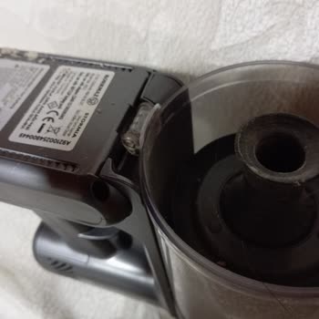 Korkmaz Cordless Vacuum Cleaners A921 Şarjlı Dikey Süpürge Çöp Haznesi Kapağı Kırıldı