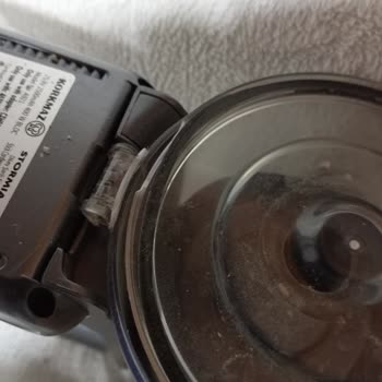 Korkmaz Cordless Vacuum Cleaners A921 Şarjlı Dikey Süpürge Çöp Haznesi Kapağı Kırıldı