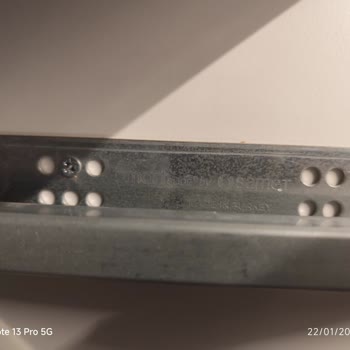 Samet Markalı Çekmece Raylarında Kırılan Tırnaklar Nedeniyle Fren İşlevi Kaybı