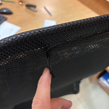 Ofis Koltuğunda Kafa Yaslama Yeri Tutmuyor, Dikişler Çözülüyor
