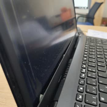 Garanti Servisi Çerçeve Sorununu Çözmedi, Ekranı Kırdı Ve Müşteriye Geri Dönüş Yapmadı