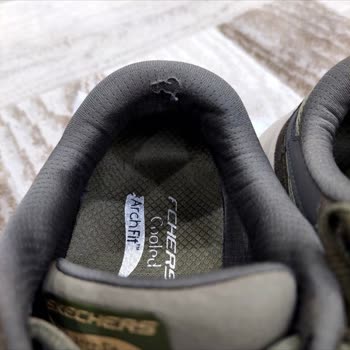 İç Kısmı Yırtılan Skechers Ayakkabı İçin Değişim Talebi