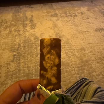 Geçerli Tarihli Eti İçibol Çikolatasının Beyaz Ambalajı Ve Bayat Tadına Dair Şikayet