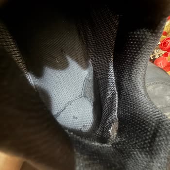 Trend Arena FLO Botunda Kısa Sürede İç Astar Dikişi Sökülmesi Ve Taban Yırtılması