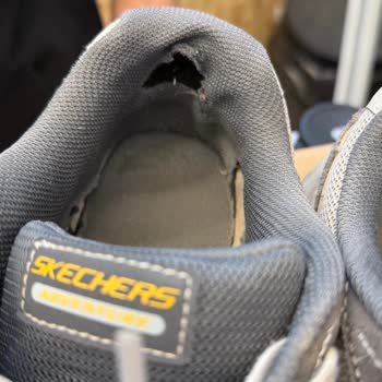 Kısa Sürede Yırtılan Ayakkabı Ve Mağazanın Çözüm Sağlamaması