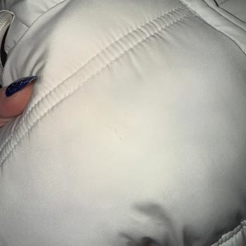 Kuru Temizlemede Montum Çamurlandı Ve Fermuarı Soyuldu, Şube Umursamaz Davranış Sergiledi