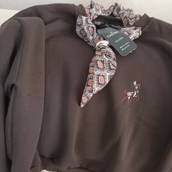 Yanlış Renk Sweatshirt Ve Bozuk Parfüm İçin Acil Çözüm Talebi