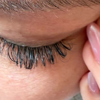 Büşra Yıldız Beauty İpek Kirpik Uygulamasında Yoğunluk Eksikliği ve Hızlı Dökülme