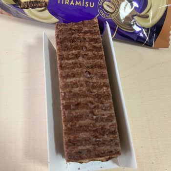 Ülker Olala Tiramisu’da Kakaolu Kısım Ambalajda Var, Üründe Yok