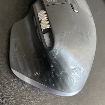 Penta Teknoloji Logitech Mx Master 3 Mouse’un Kauçuk Yüzeyi Deforme Olup Yapıştı!