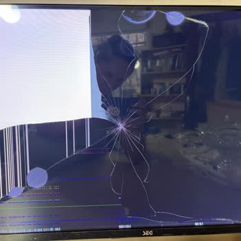 Kırık Televizyon Teslimatı Ve Cevapsız Müşteri Hizmeti