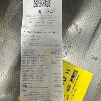 Raf Etiketindeki Fiyat İle Kasa Ücreti Arasındaki Tutarsızlık Şikayeti