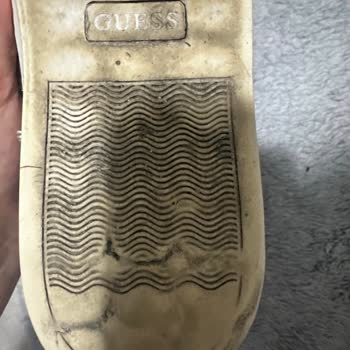 Guess Erkek Spor Ayakkabısının 2 Ayda Parçalanması