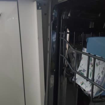 L Demiri Kırıldı Ve Üçüncü Ayağı Eksik: Vestel Bulaşık Makinem Kullanılamaz