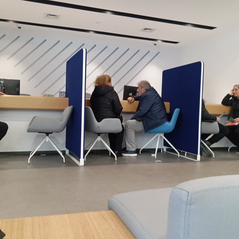 Halkbank Beylikdüzü Şubesinde Yetersiz Personel Nedeniyle Saatlerce Sıra Beklemek