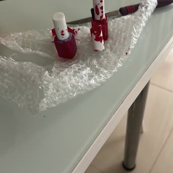 Kırık Oje Ve Cam Kırıkları İçin İade Talebi