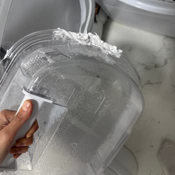 Hoover Kurutma Makinesinde Su Haznesi Kırıldı Ve Ücretsiz Garanti Tamiri Talebi