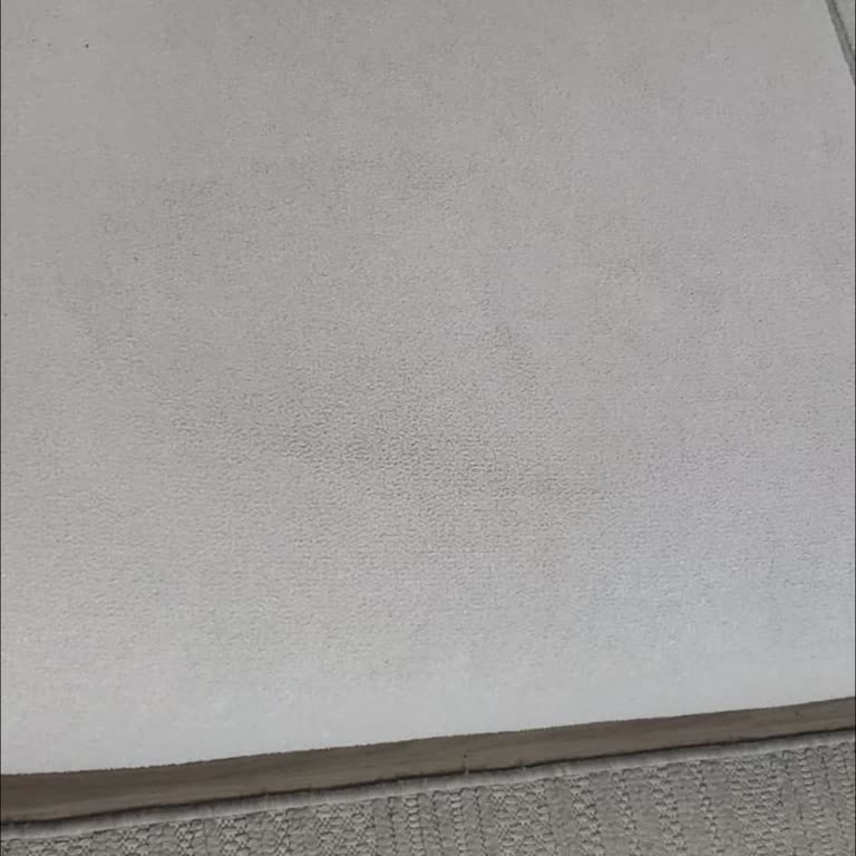 Teknik Ekip Kimyasal Dökerek Koltuk Takımına Lekeler Bıraktı Ve Müşteri Hizmetleri İlgisiz Kaldı