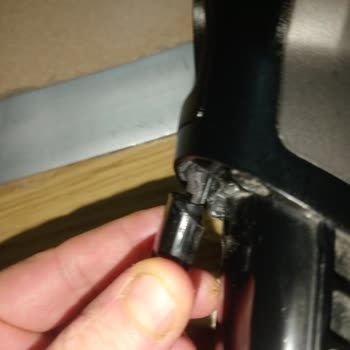 Philips 8000 Aqua Plus Süpürgede Plastik Bağlantıların Tekrar Eden Kırılması